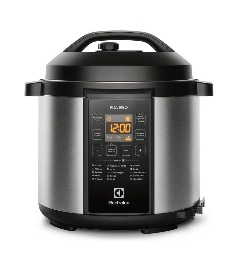 panela-de-pressao-eletrica-Electrolux-PCC20 Imagem frontal de uma Panela de Pressão Elétrica Electrolux PCC20 (Modelo Rita Lobo), em acabamento de aço inoxidável escovado. O painel de controle digital destaca o timer e uma lista de 15 programas pré-definidos para cozimento, como Carne, Feijão, Arroz e Sopa.