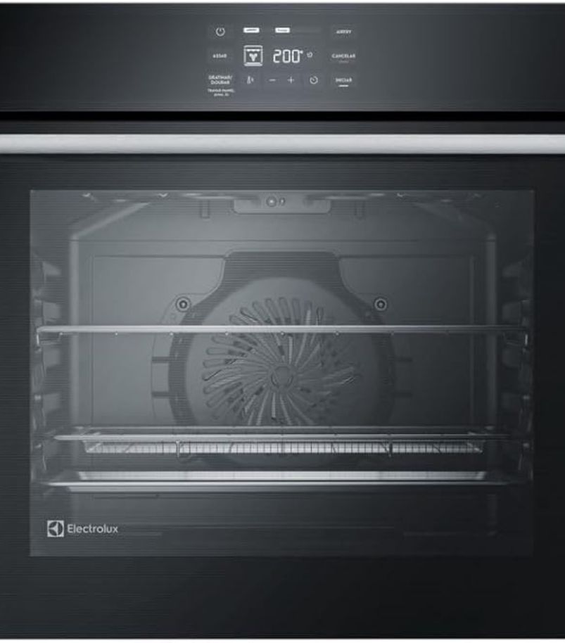 Forno-Eletrico-Electrolux-80L-OE8EA Forno elétrico de embutir Electrolux com painel digital e interior com ventilador de convecção