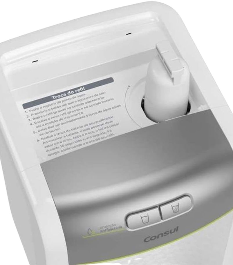 Compartimento interno de purificador de água mostrando local de troca do refil