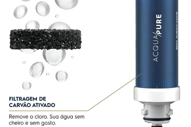Refil de filtro AccuPure com elemento de carvão ativado e bolhas de água ao redor