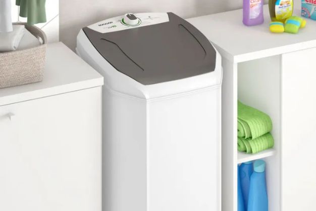 Tanquinho Suggar instalado em ambiente de lavanderia